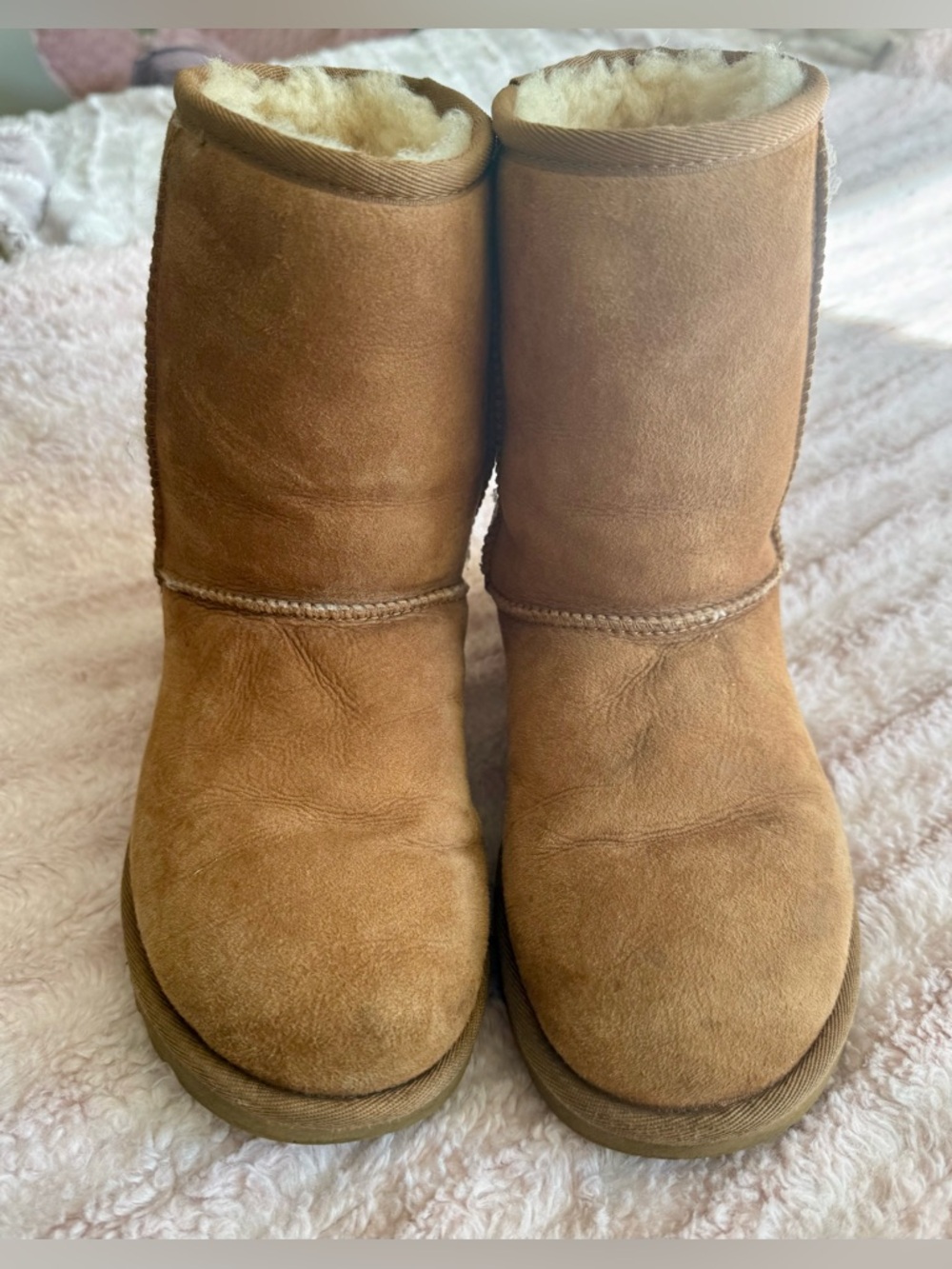 UGG Women's Classic Short Suede Boots in Chestnut size Women US 6